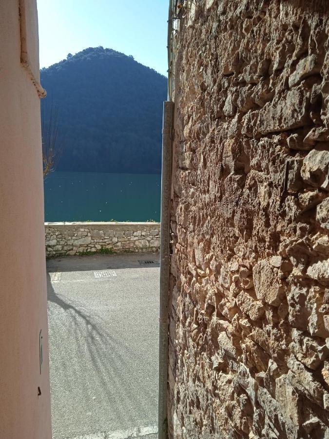 Apartment Le Finestre Sul Piediluco